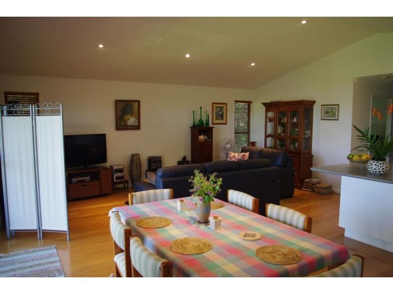 14 Bertram Road, Karragarra Island QLD 4184