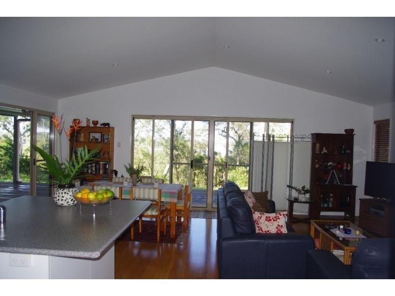 14 Bertram Road, Karragarra Island QLD 4184