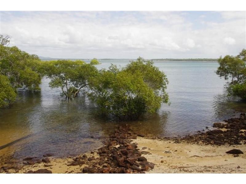 91 Coondooroopa Drive, Macleay Island QLD 4184