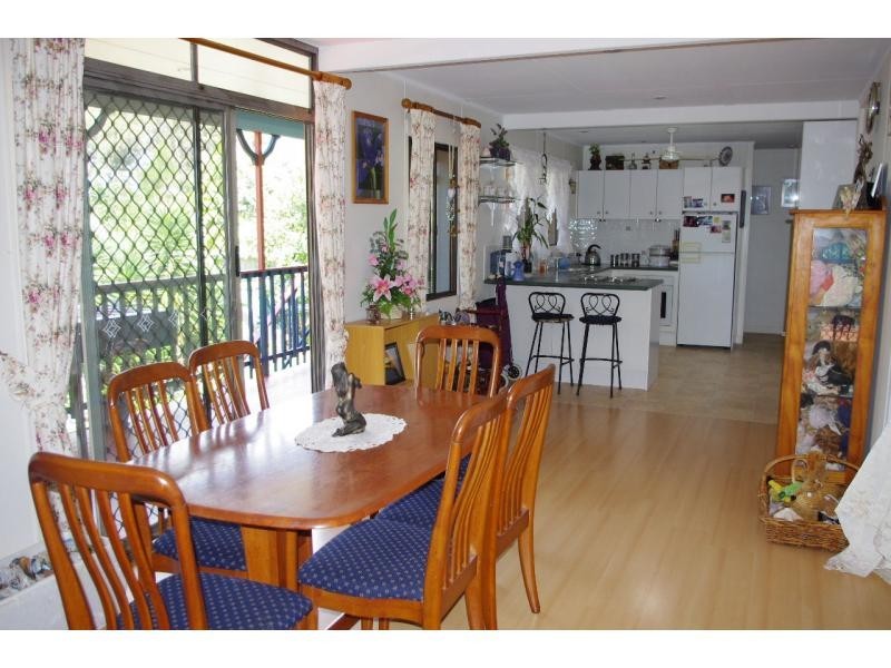 16 Noyes Parade, Karragarra Island QLD 4184