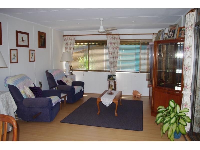 16 Noyes Parade, Karragarra Island QLD 4184