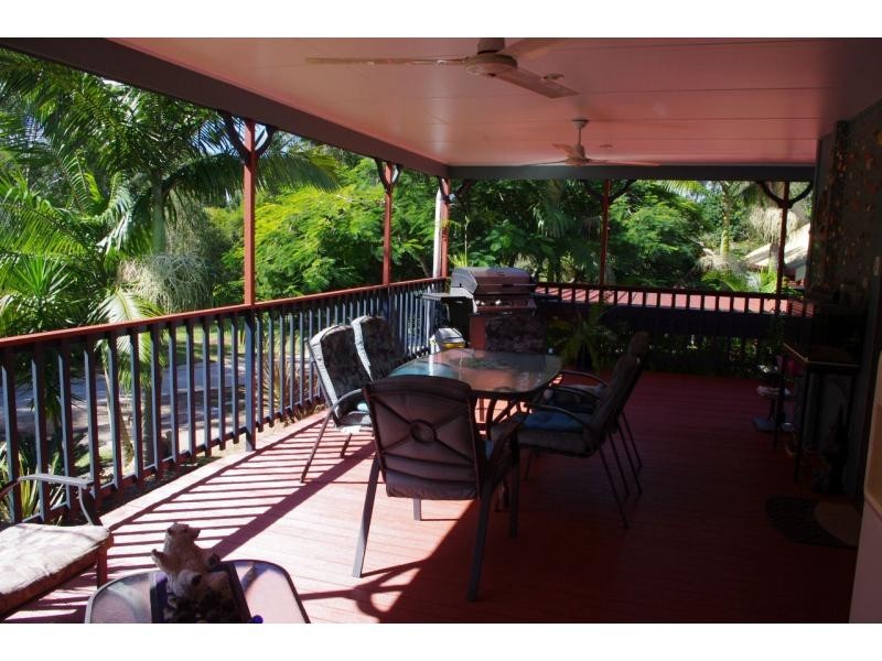 16 Noyes Parade, Karragarra Island QLD 4184