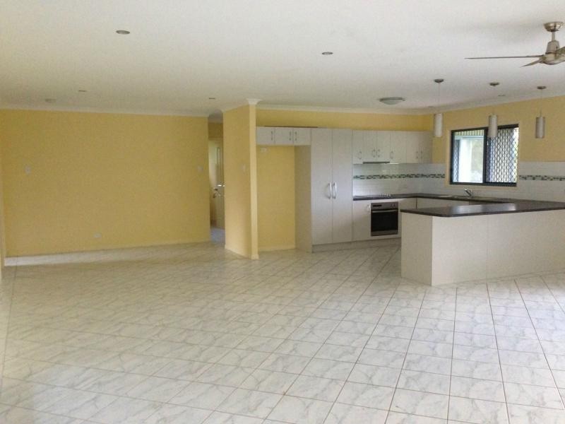 6 Boat Harbour Avenue, Macleay Island QLD 4184