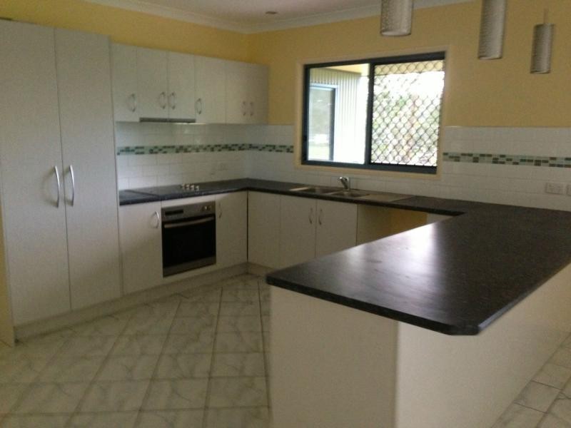 6 Boat Harbour Avenue, Macleay Island QLD 4184