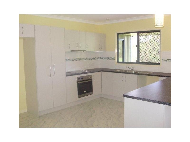 6 Boat Harbour Avenue, Macleay Island QLD 4184