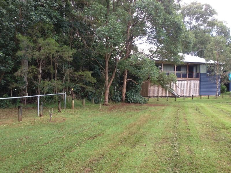 6 Boat Harbour Avenue, Macleay Island QLD 4184