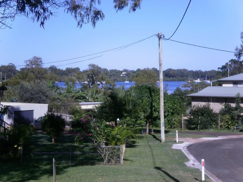 32 Melaleuca Drive, Lamb Island QLD 4184