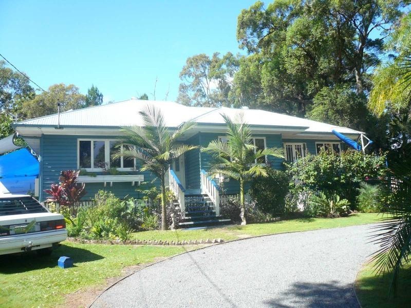 18 Coast Road, Macleay Island QLD 4184