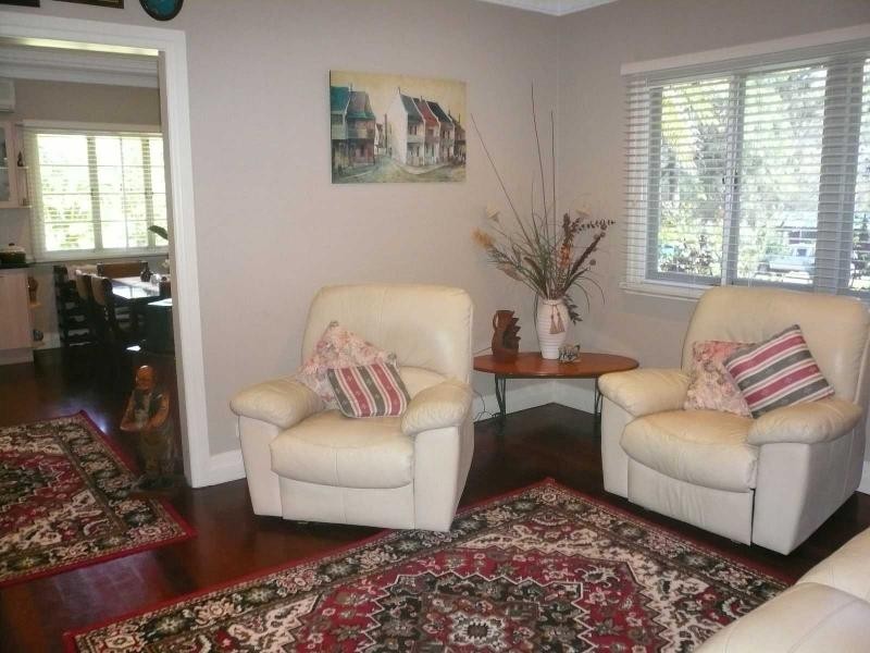18 Coast Road, Macleay Island QLD 4184