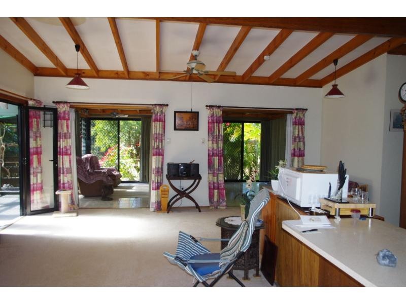 6 Sunset Strip, Karragarra Island QLD 4184