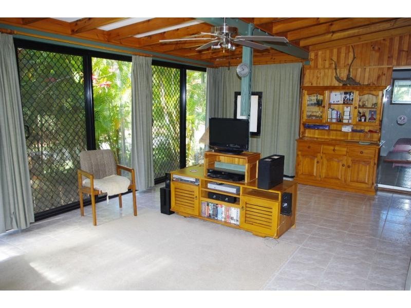 6 Sunset Strip, Karragarra Island QLD 4184