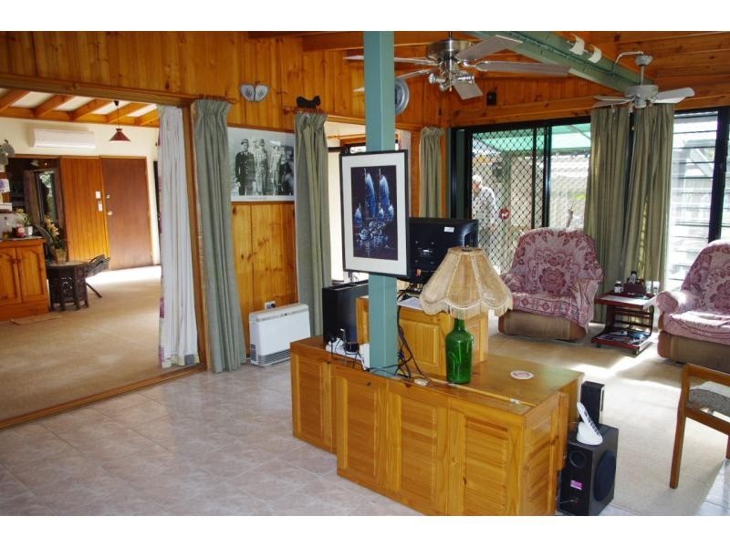 6 Sunset Strip, Karragarra Island QLD 4184