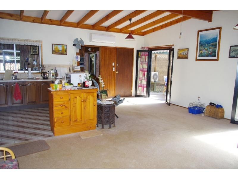 6 Sunset Strip, Karragarra Island QLD 4184