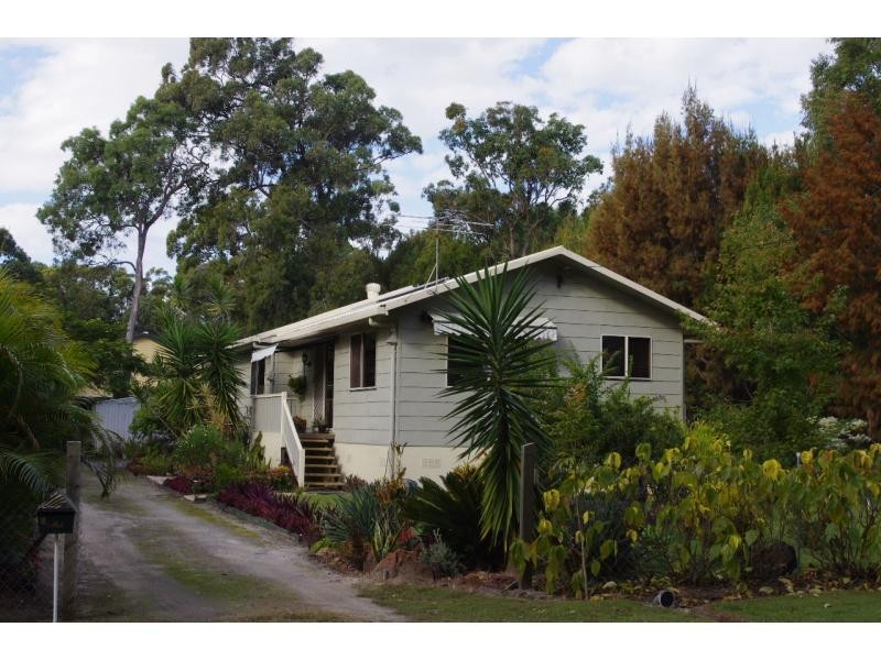 16 Natone Terrace, Macleay Island QLD 4184