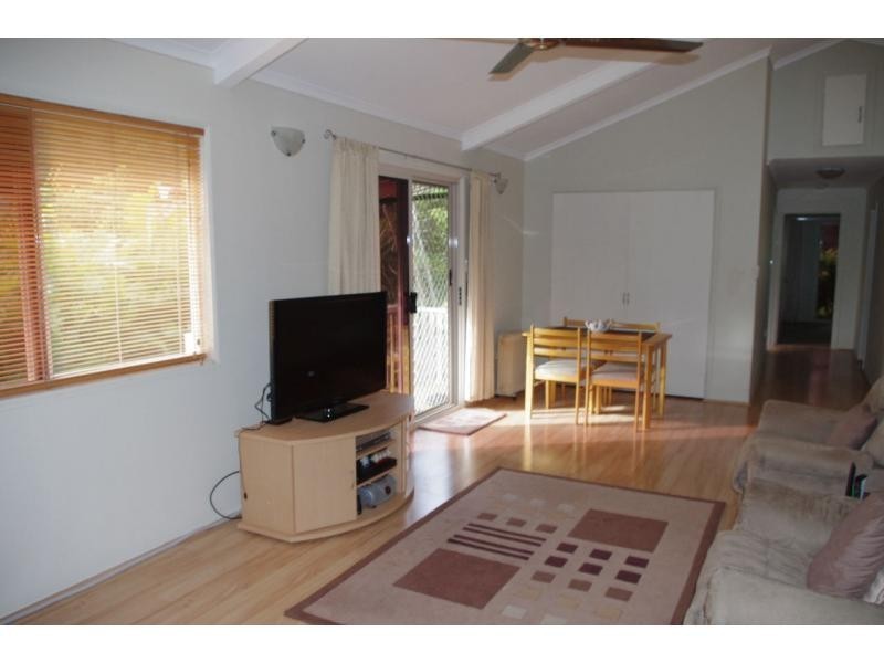 16 Natone Terrace, Macleay Island QLD 4184