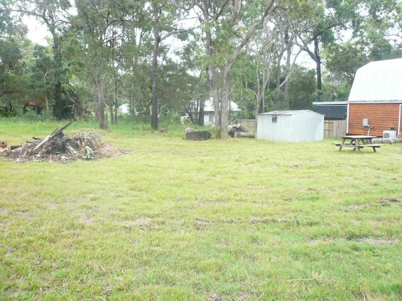 14 Blue Bay Crescent, Macleay Island QLD 4184