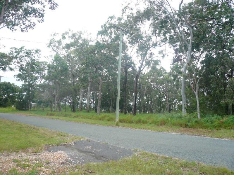 14 Blue Bay Crescent, Macleay Island QLD 4184