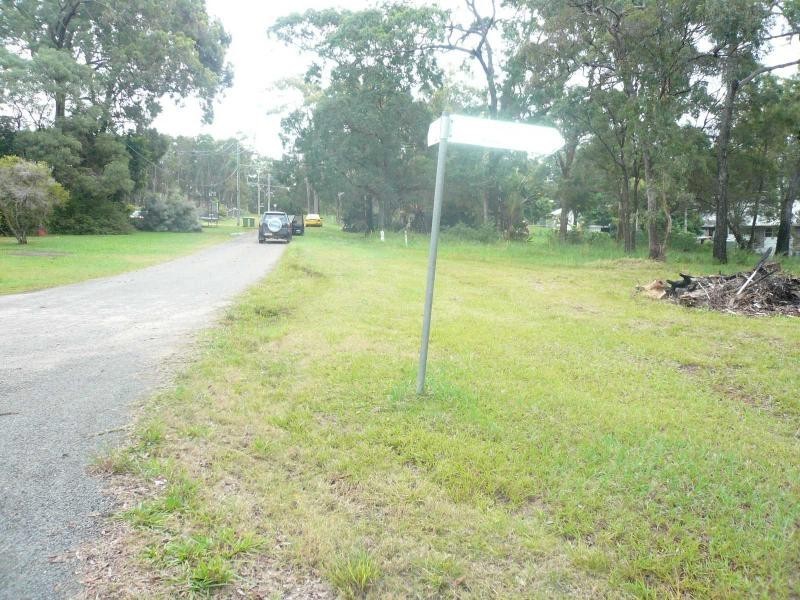 14 Blue Bay Crescent, Macleay Island QLD 4184