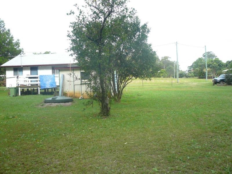 25 Betty Street, Macleay Island QLD 4184