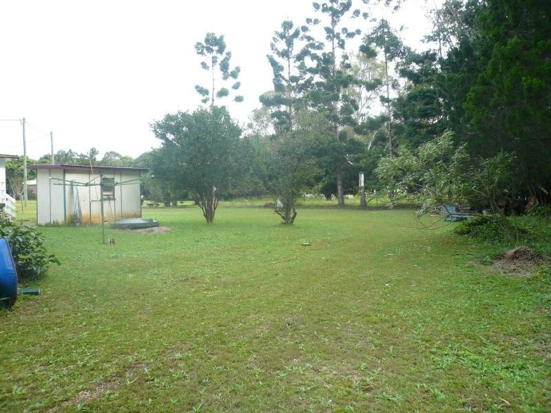 25 Betty Street, Macleay Island QLD 4184
