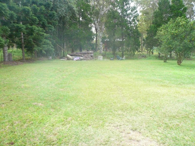 25 Betty Street, Macleay Island QLD 4184