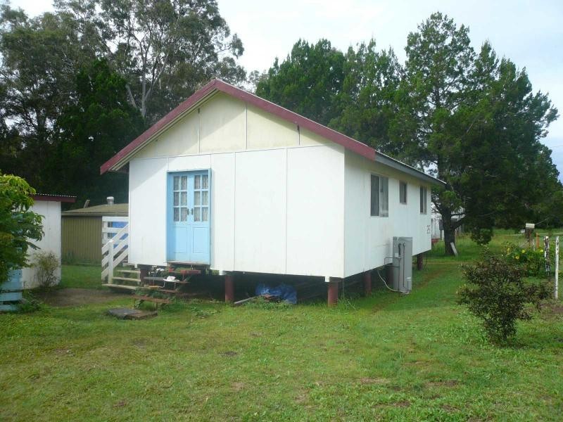 25 Betty Street, Macleay Island QLD 4184