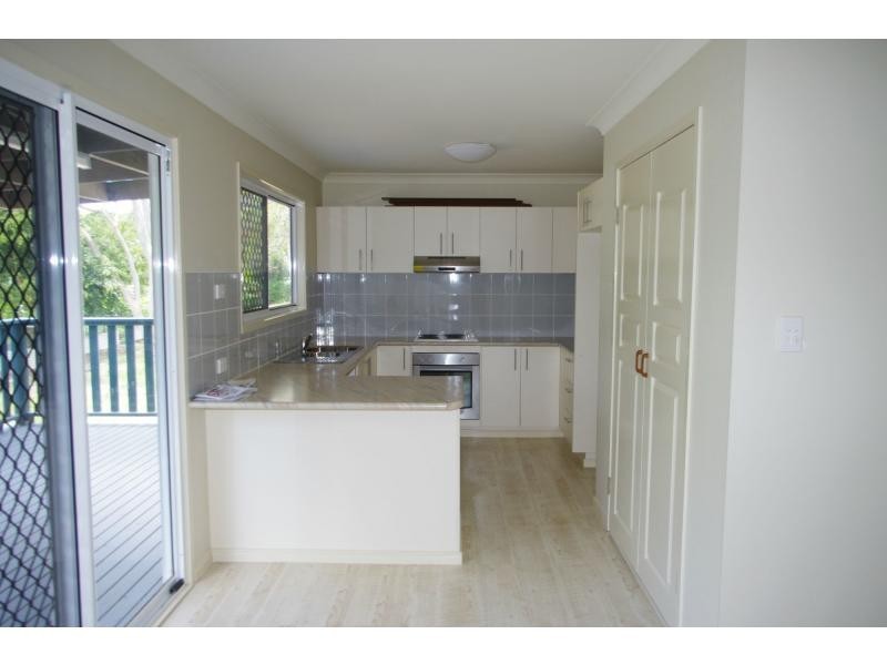 15 Rhodes Street, Macleay Island QLD 4184