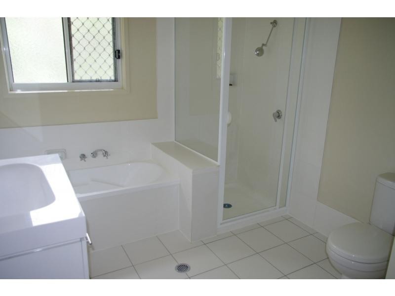 15 Rhodes Street, Macleay Island QLD 4184