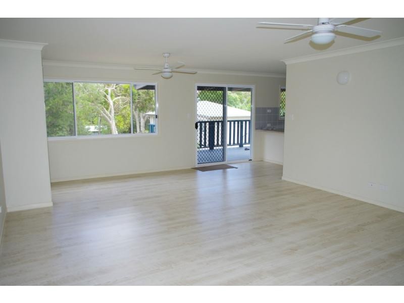 15 Rhodes Street, Macleay Island QLD 4184