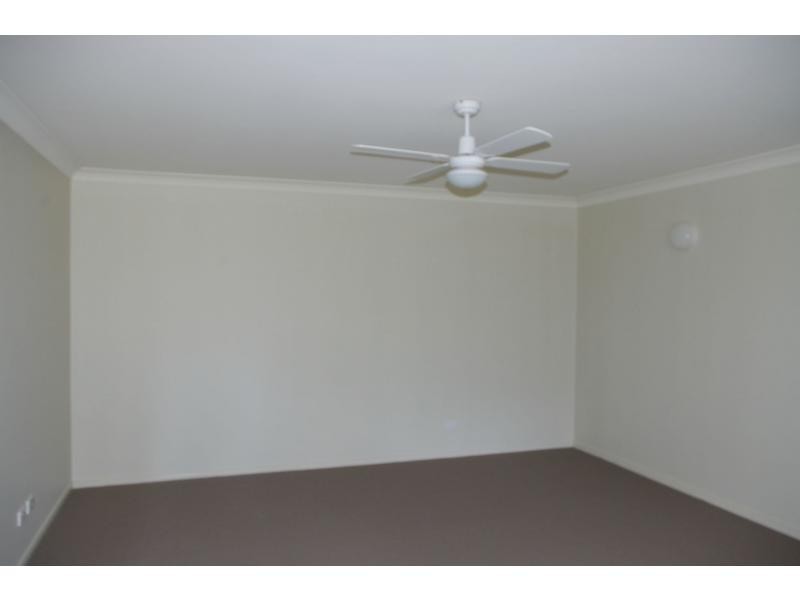 15 Rhodes Street, Macleay Island QLD 4184