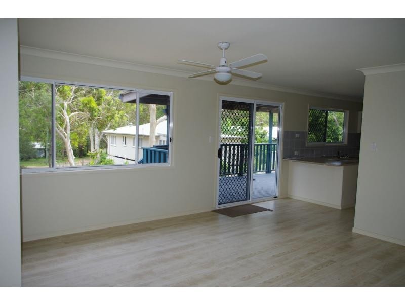 15 Rhodes Street, Macleay Island QLD 4184