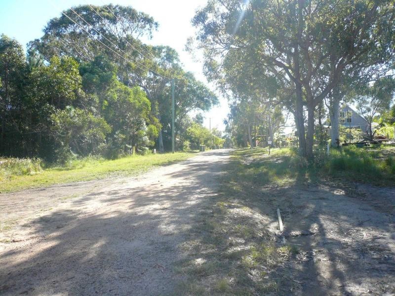 15 Rhodes Street, Macleay Island QLD 4184