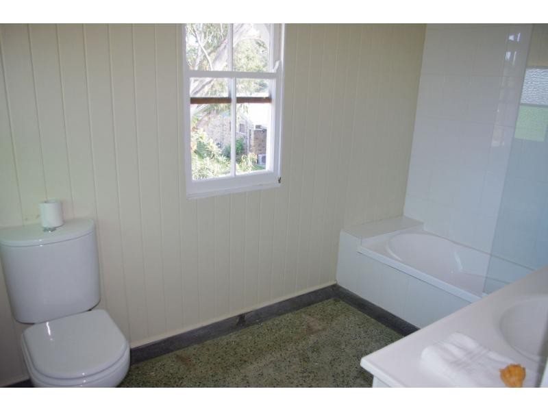 18 Wake, Macleay Island QLD 4184