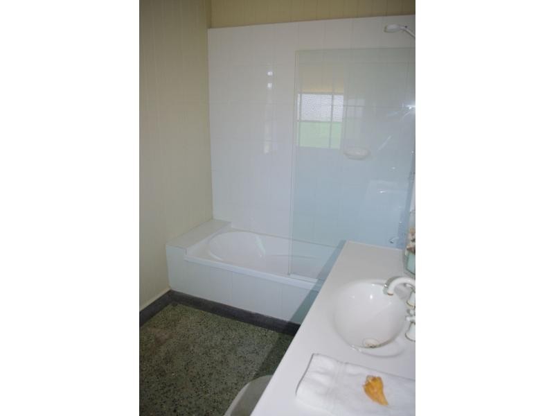 18 Wake, Macleay Island QLD 4184