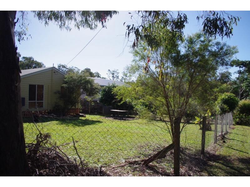 1 Con Street, Macleay Island QLD 4184