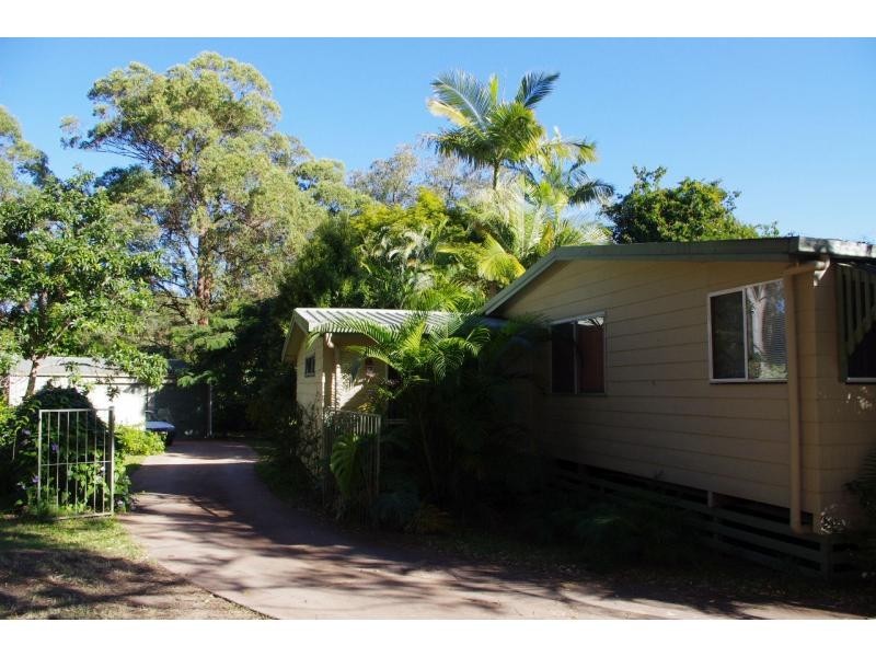 16 Mango Crescent, Macleay Island QLD 4184