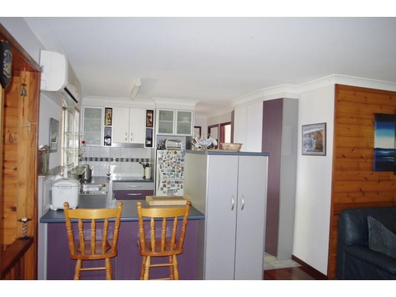 16 Mango Crescent, Macleay Island QLD 4184