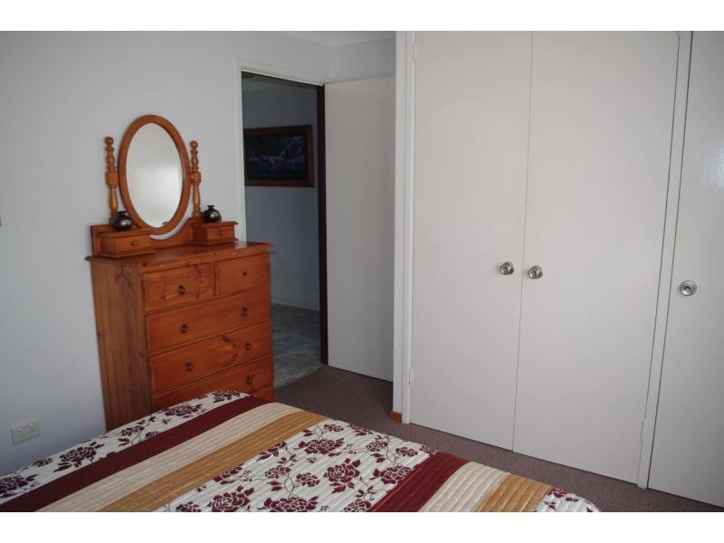 16 Mango Crescent, Macleay Island QLD 4184