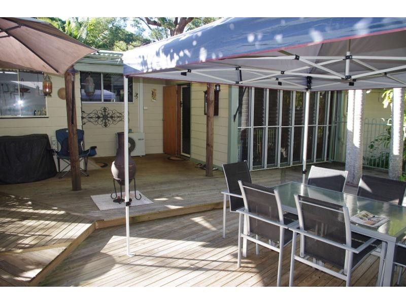 16 Mango Crescent, Macleay Island QLD 4184