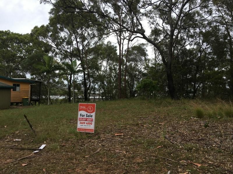 99 Perulpa Drive, Lamb Island QLD 4184