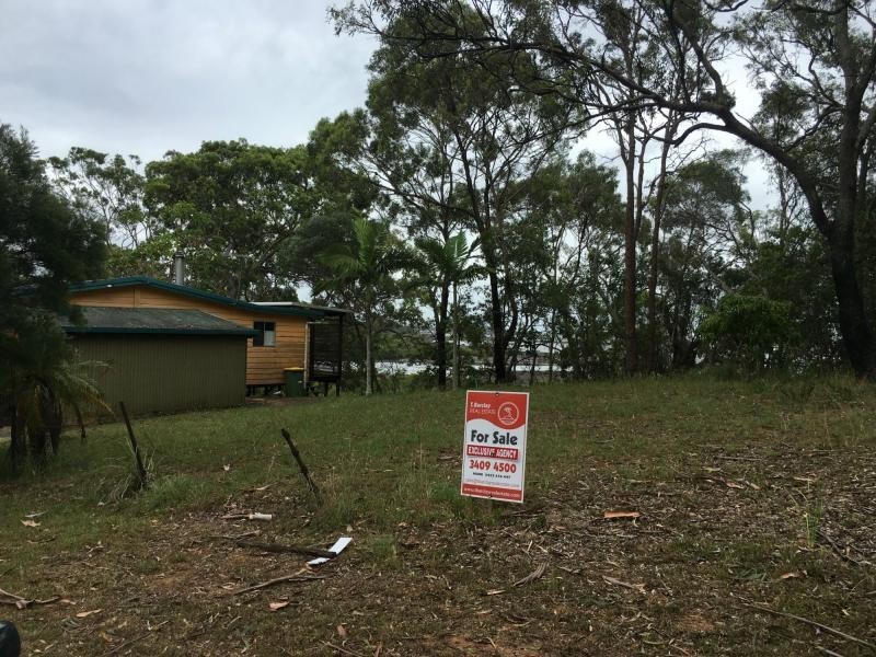 99 Perulpa Drive, Lamb Island QLD 4184