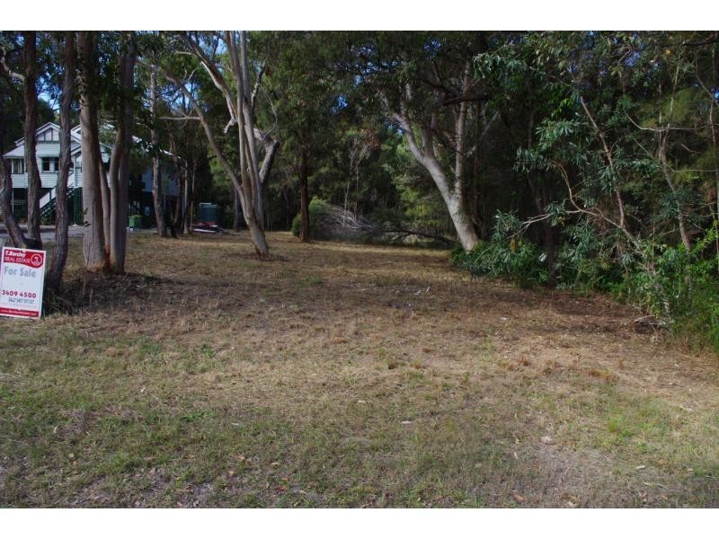 12 President Terrace, Macleay Island QLD 4184