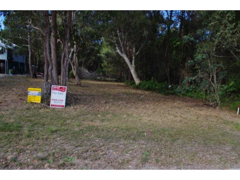 12 President Terrace, Macleay Island QLD 4184