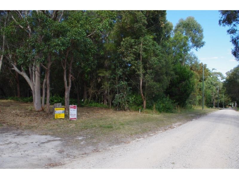 12 President Terrace, Macleay Island QLD 4184