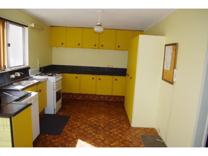 36 Hamilton Parade, Macleay Island QLD 4184