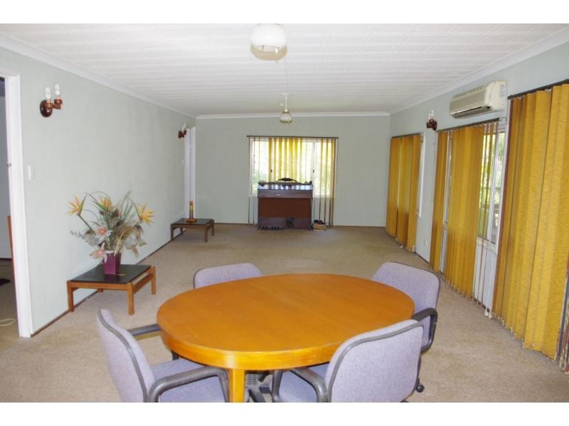 36 Hamilton Parade, Macleay Island QLD 4184