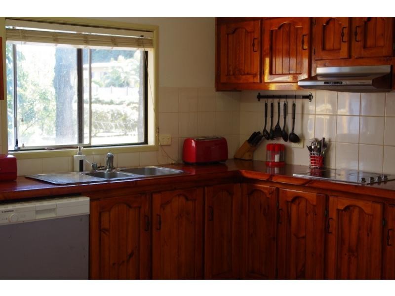 18 Marine Street, Macleay Island QLD 4184