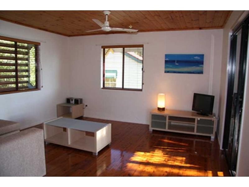 35 Jan Street, Macleay Island QLD 4184