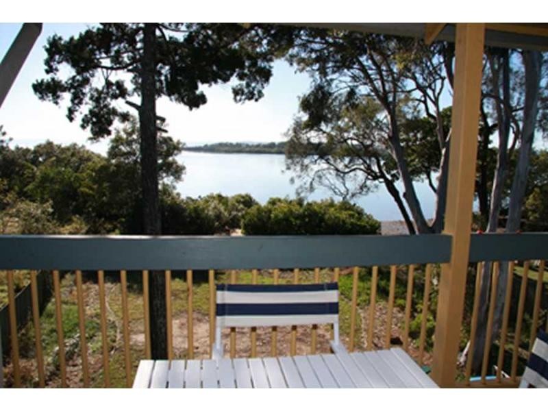 35 Jan Street, Macleay Island QLD 4184