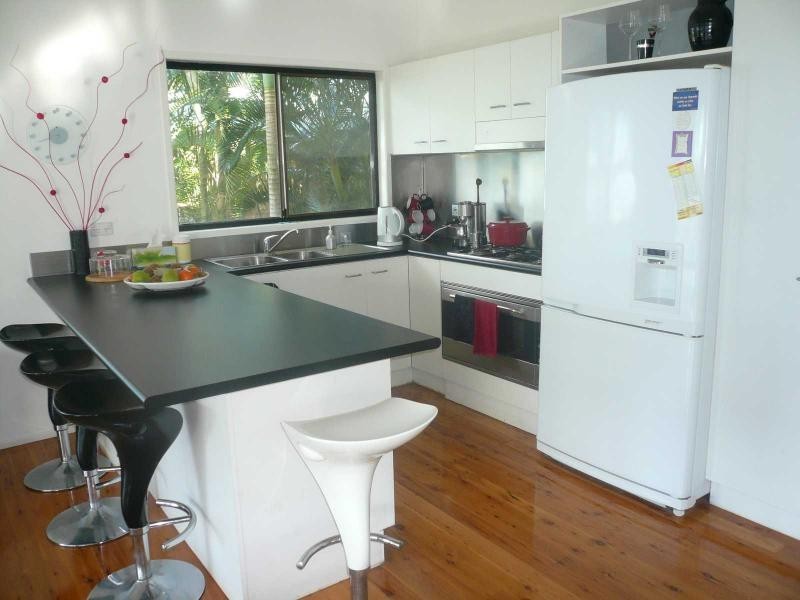 8 Cowes Street, Macleay Island QLD 4184